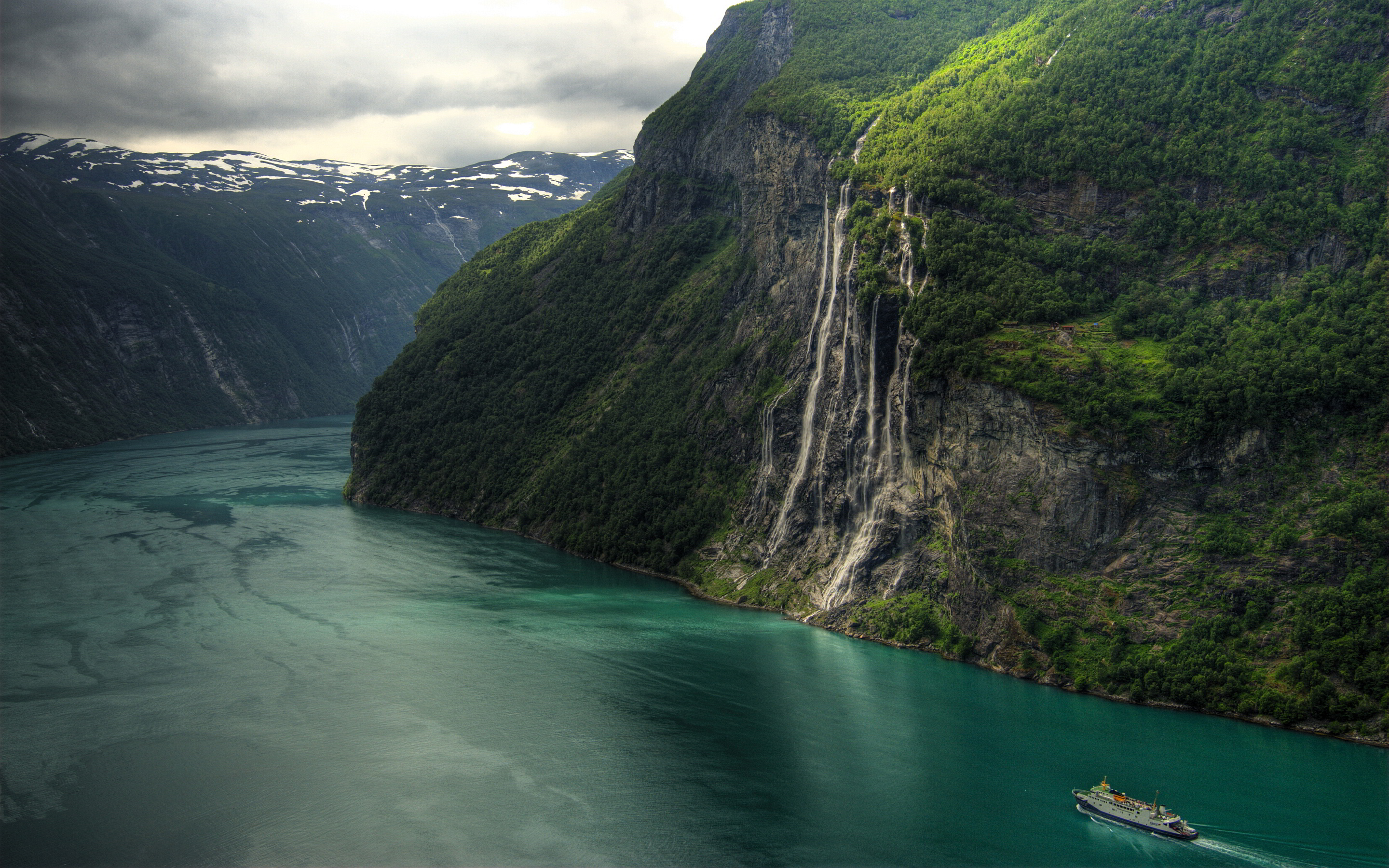 Vịnh hẹp Geiranger và Næroyfjord - ảnh 1