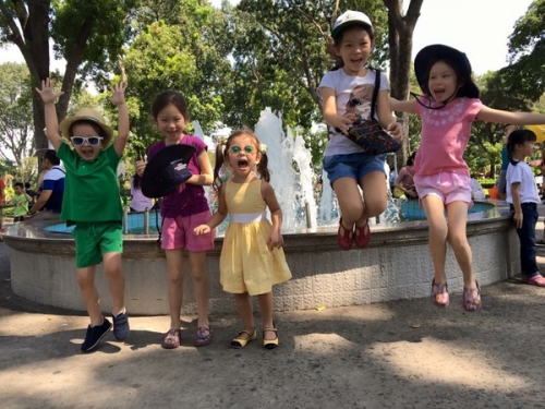 Elly Trần tái xuất gợi cảm, Ngọc Trinh khoe lưng trần nuột nà - ảnh 10